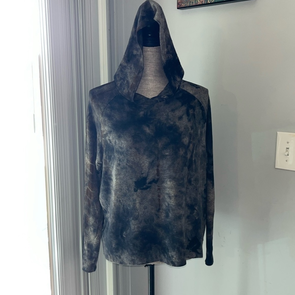 Coin 1804 Los Angeles Earth
Toned Tie Dye Hoodie Top
Size L